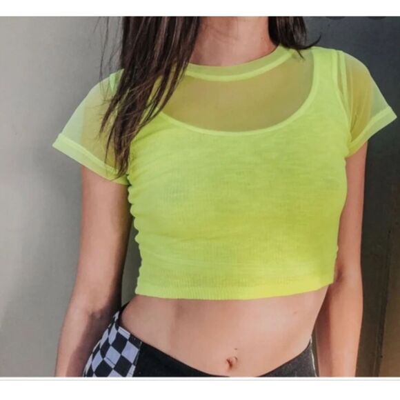 Emma & Sam Crop Power Mesh Neon Yellow Short Sleeve Top - Picture 2 of 3